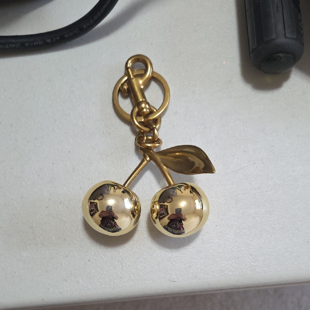 Source Unknown Gold Cherry Key Holder - image 1